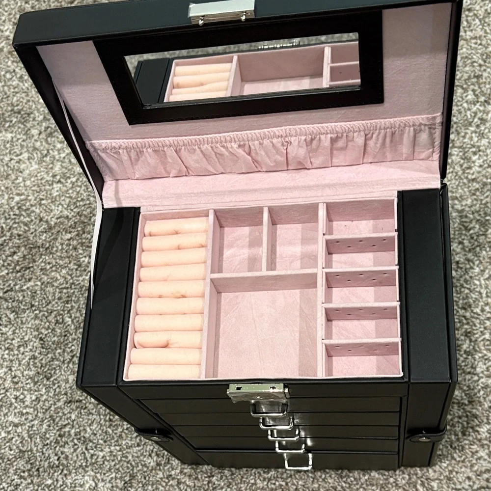 Gorgeous Black Jewelry Organizer Box locking w/ anti-tarnish lining - Picture 7 of 12